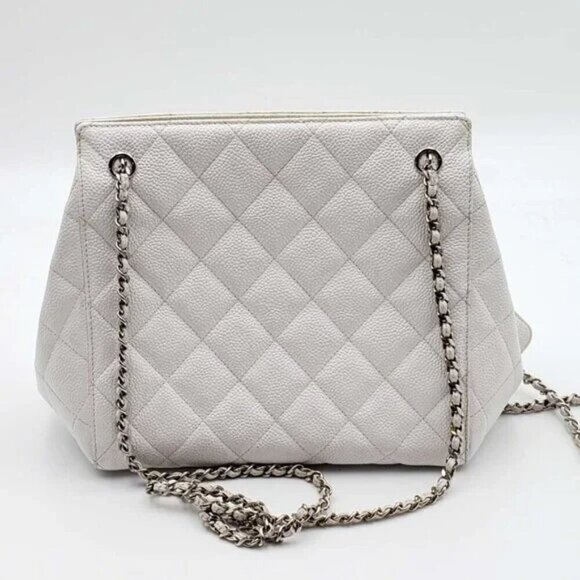 CHANEL Quilted Matelasse CC Logo Caviar Skin Chain Shoulder Bag - Picture 4 of 16